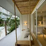 New Villa With Bathtub And Jacuzzi